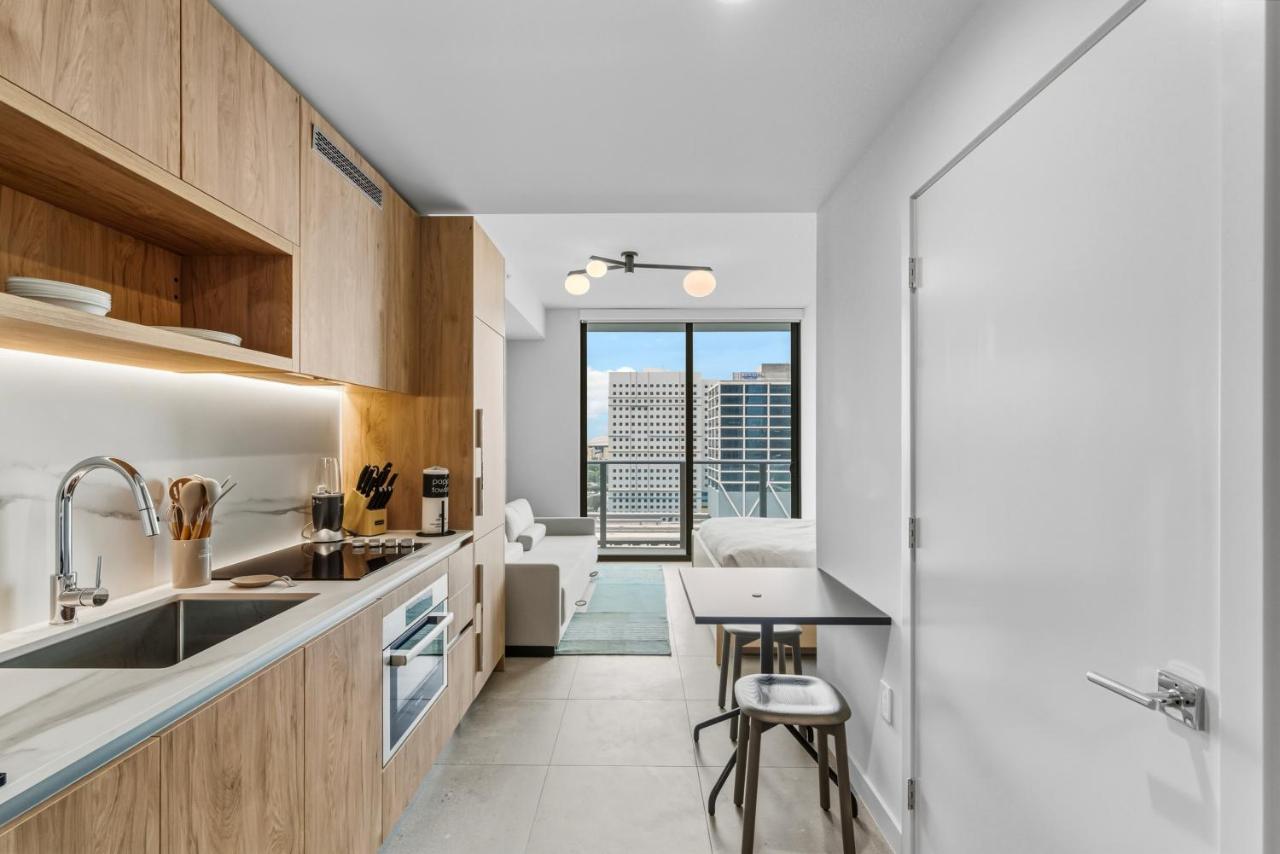 Modern Studio w Skyline Views by Bayfront Park - 3