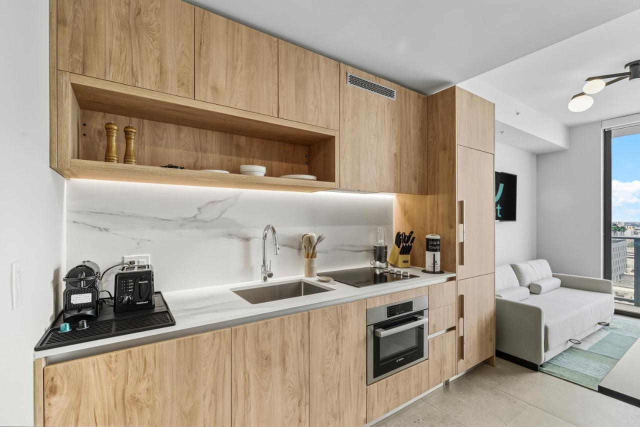 Modern Studio w Skyline Views by Bayfront Park - 2