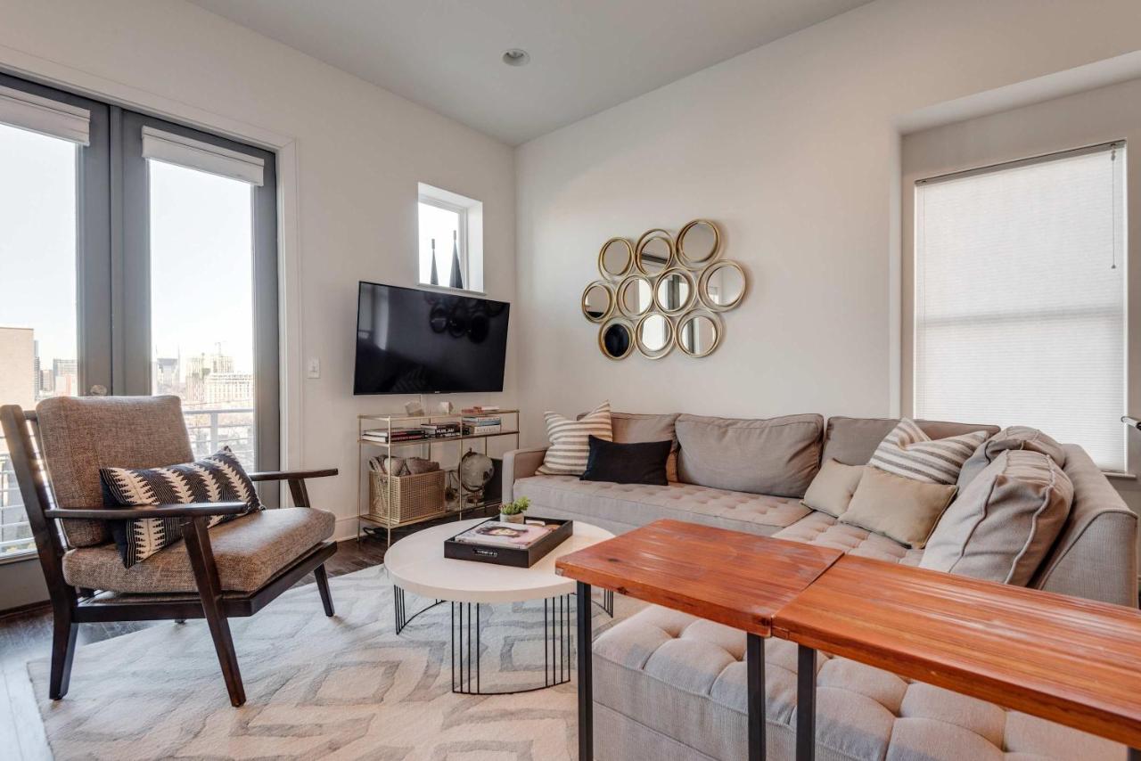 The Skyline Social - Retreat & Private Rooftop - 2