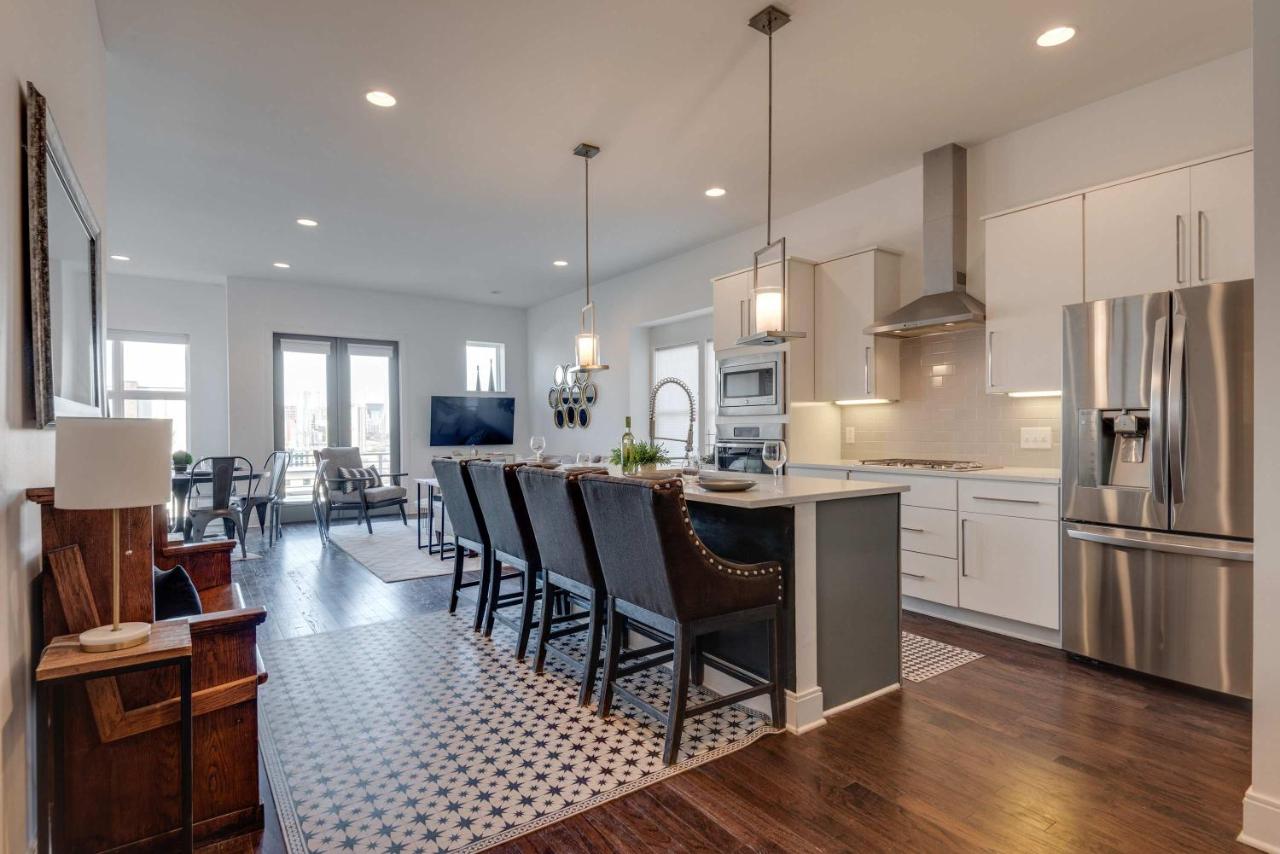 The Skyline Social - Retreat & Private Rooftop - 3