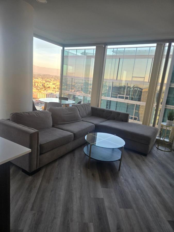 2 Bedroom with City Views - 5