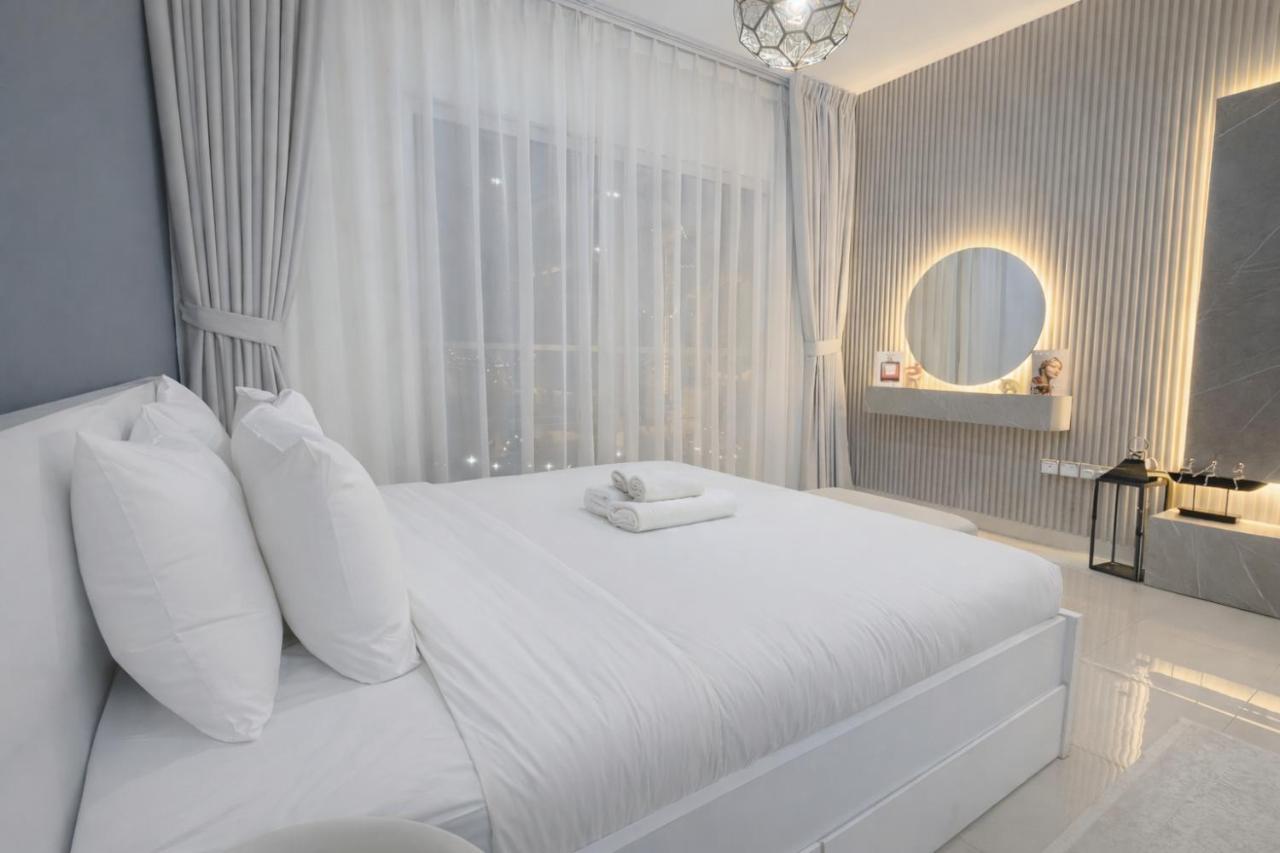 Extra-Large Studio l AG Tower l Business Bay - 2