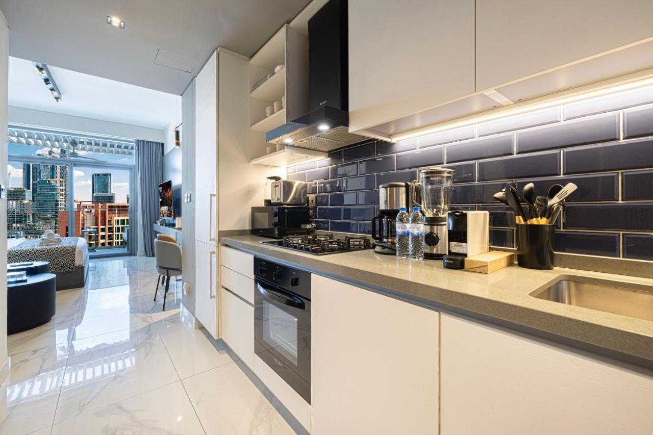 Luxury Canal View Studio for 4 Guests in Downtown, 5 Min to Dubai Mall - 5