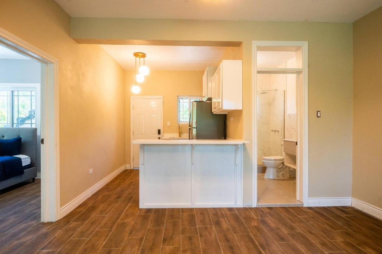 Modern Home 10minsToBeach, Private Cliff, AC WiFi - 3