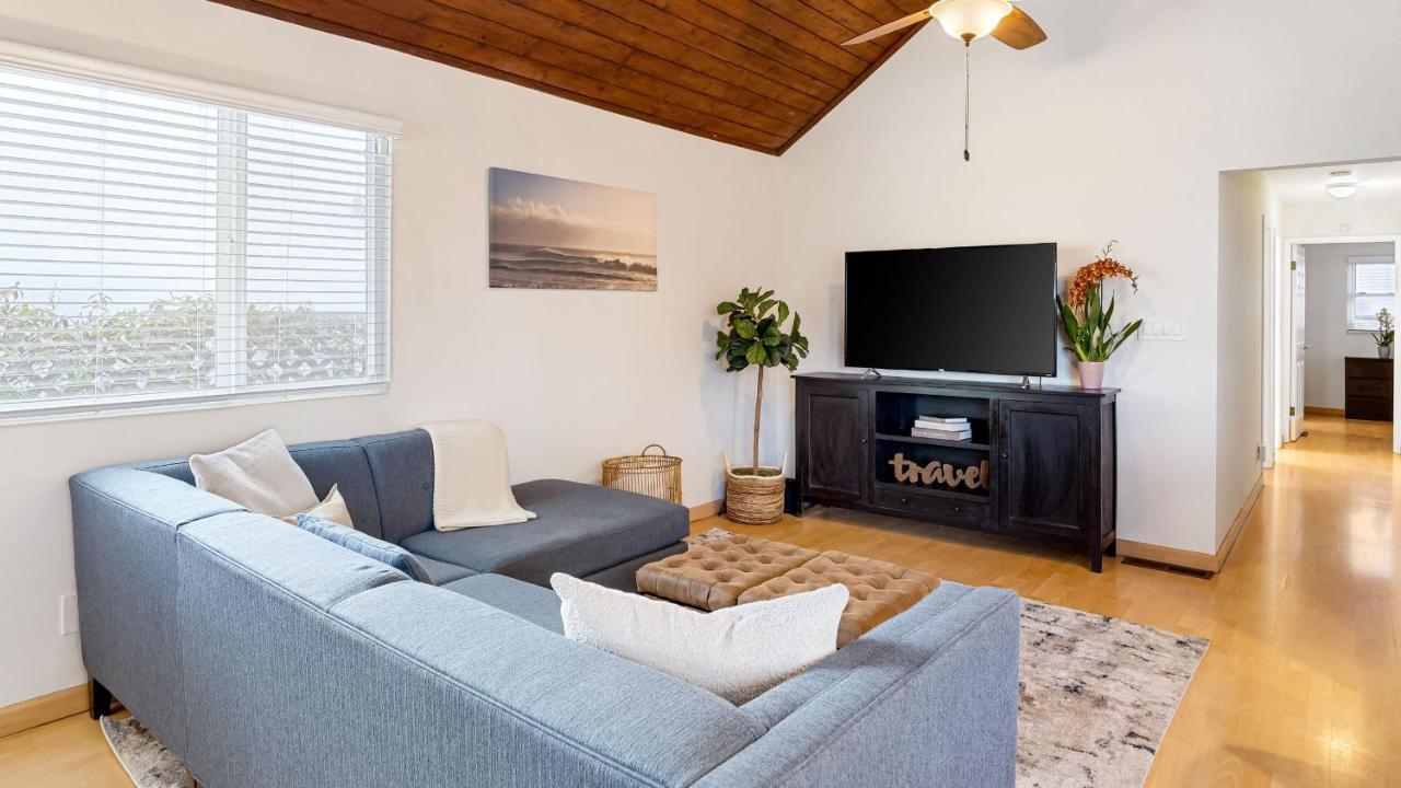 Sunny Venice Beach Home with Open Living Walkability to Abbot Kinney Venice Drift by AvantStay - 5