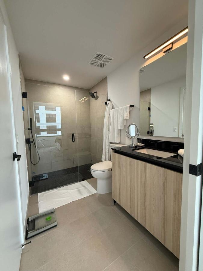 Downtown Miami 1BR Walk to Bayside Kaseya Gym Pool - 5