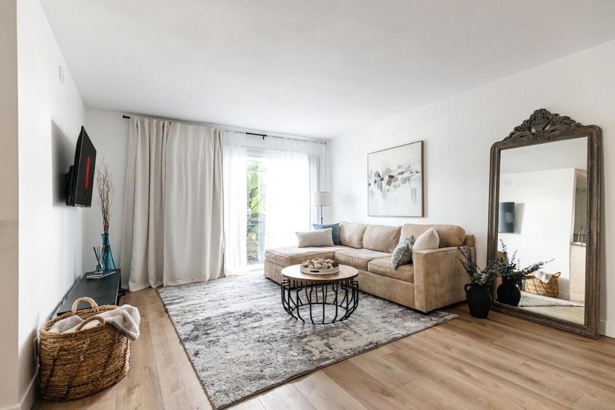 Serene Urban Haven - 5