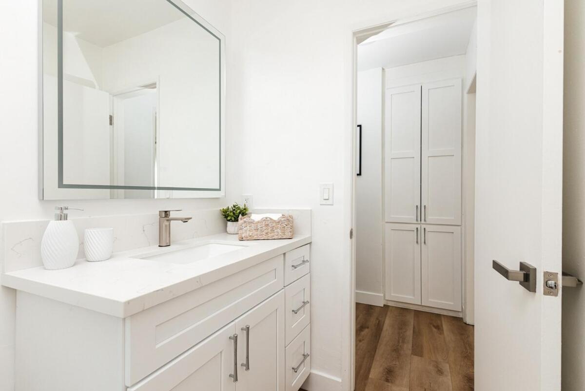 Serene Urban Haven - 3