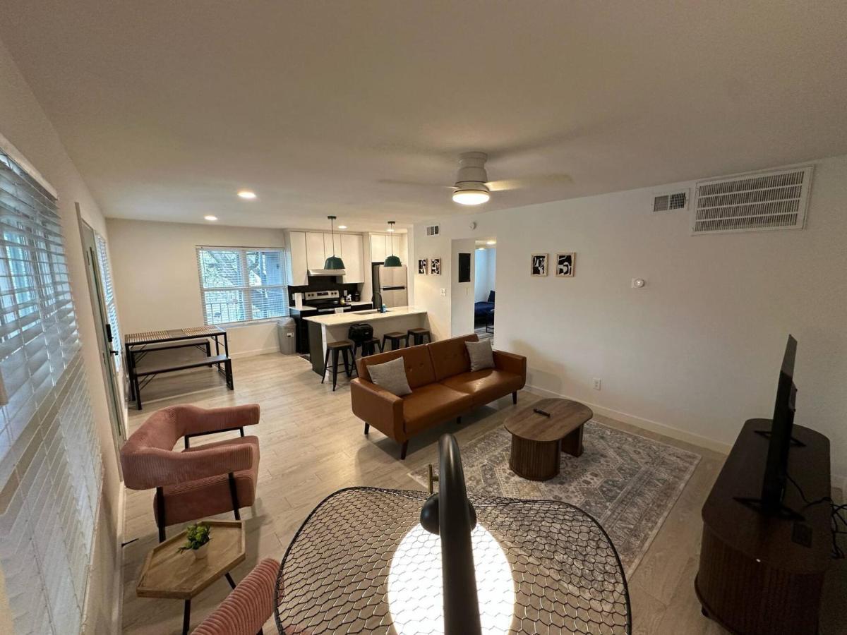 2BDR South of Center, Close to DT, Music, Shops - 4