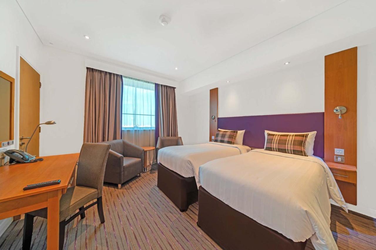 Premier Inn Abu Dhabi Airport Business Park - 2