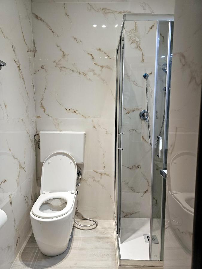 Cialdini 13 Roma - 2