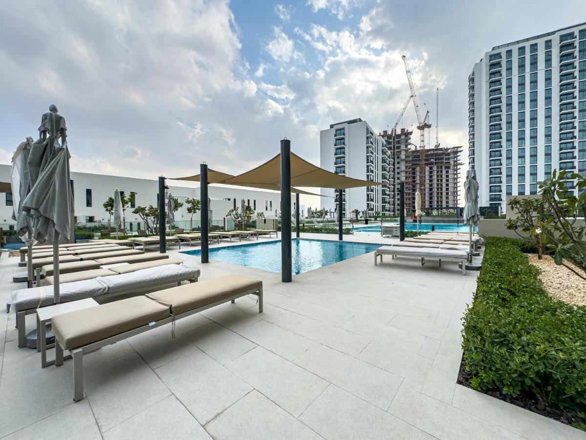 Superhost - 1BR Apartment , Pool & Gym , Near Dubai Hills Mall - 4