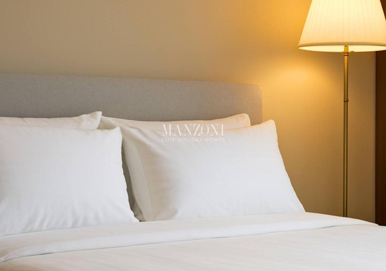 Luxury Apt Canal View - 5min Burj & Dubai Mall - 5