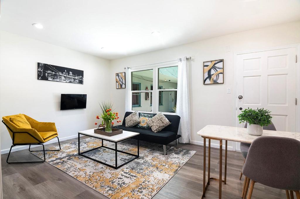 Cozy Studio Suite Near Beverly Hills