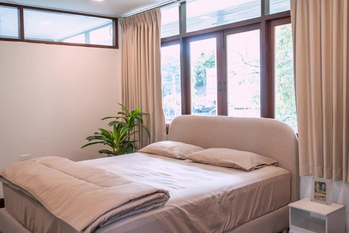 Stay Ekkamai - Private Pool villa, Central Bangkok - 3