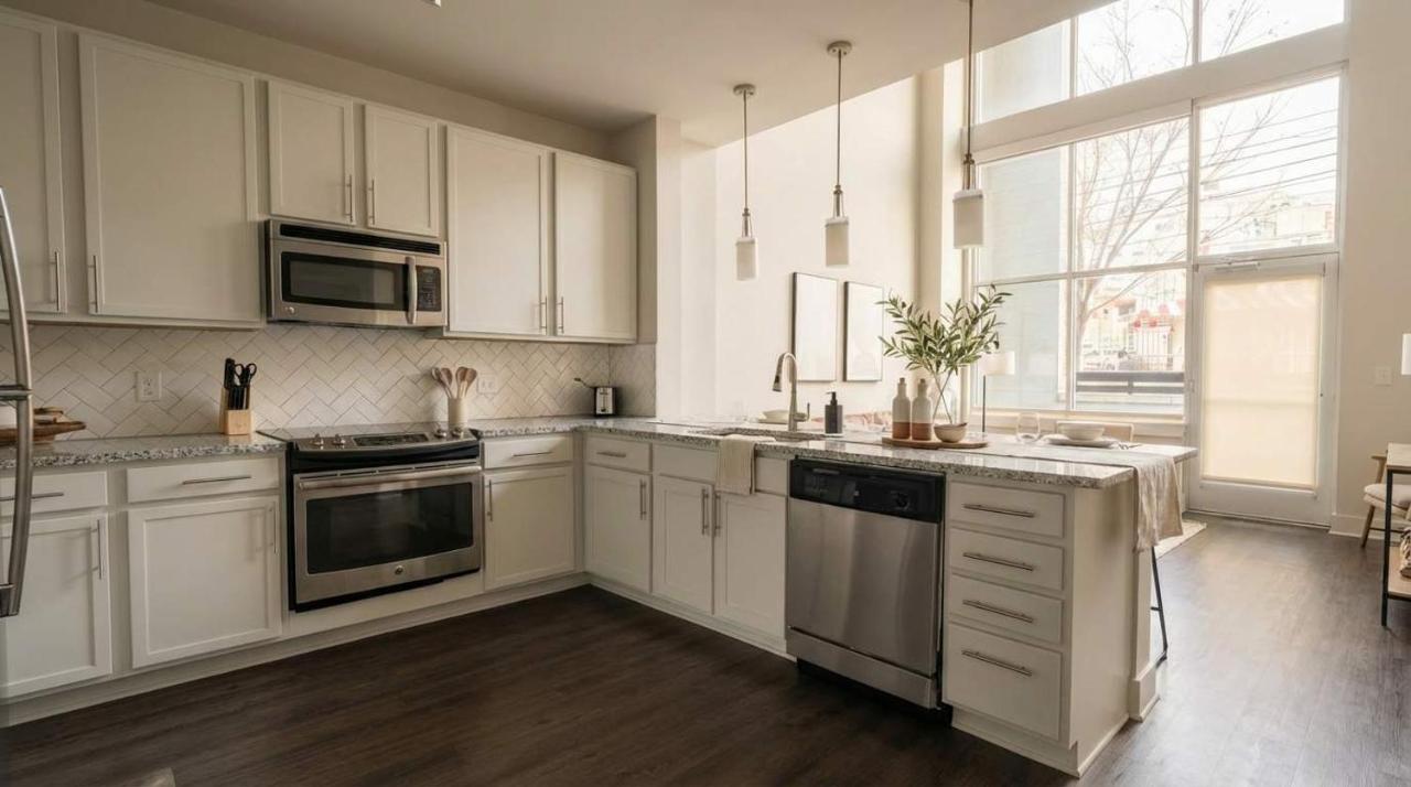 Boulevard Stays Midtown 30ft Ceilings 1BR 01 - 3