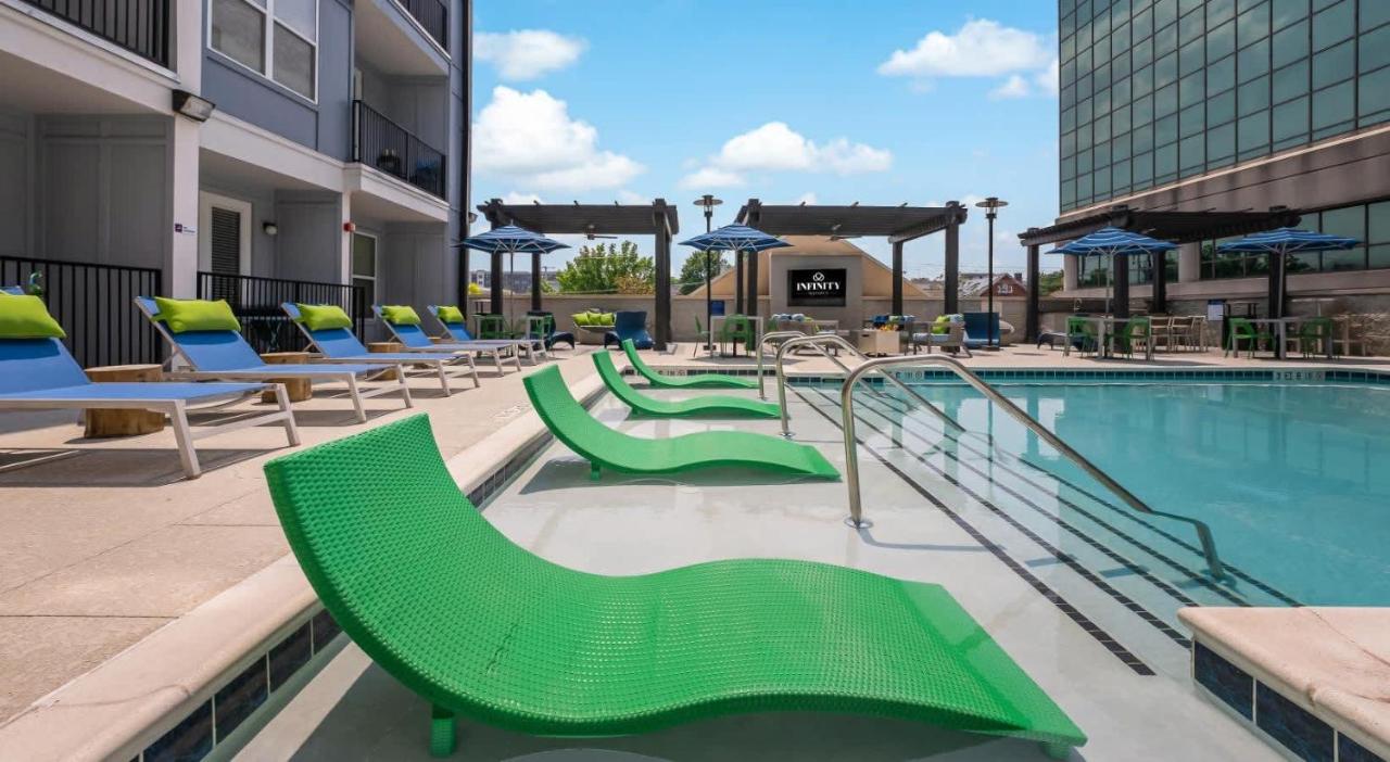 Boulevard Stays Midtown 1BR Pool Gym Parking 07 - 2