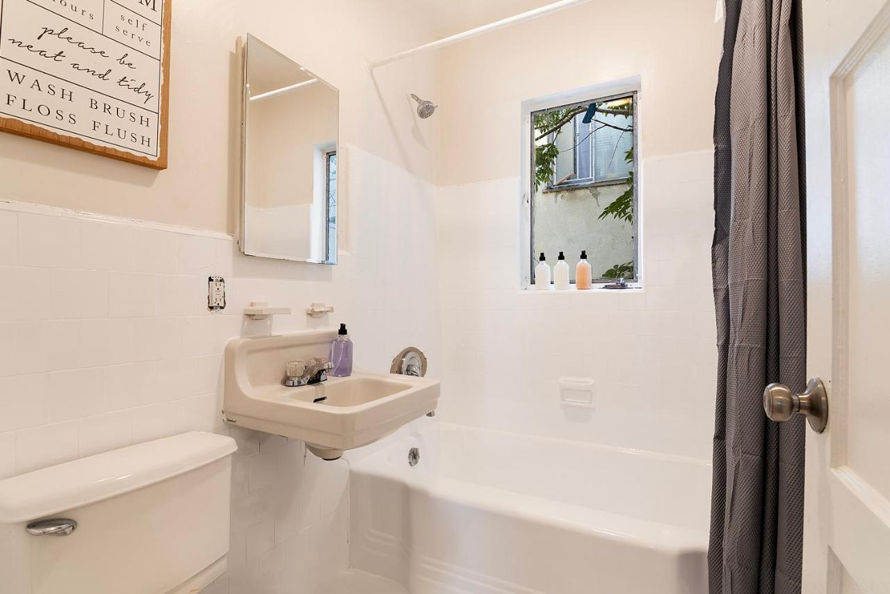 Affordable One-Bedroom Close to Pico and Beverly Hills - 3