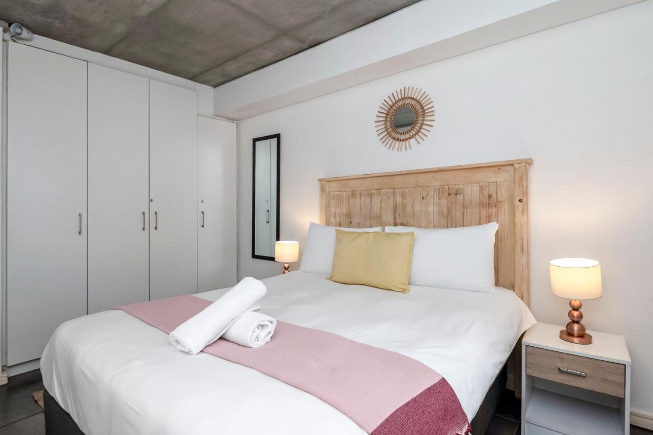 2 Bedroom Secure Pool Strong WiFi - 2