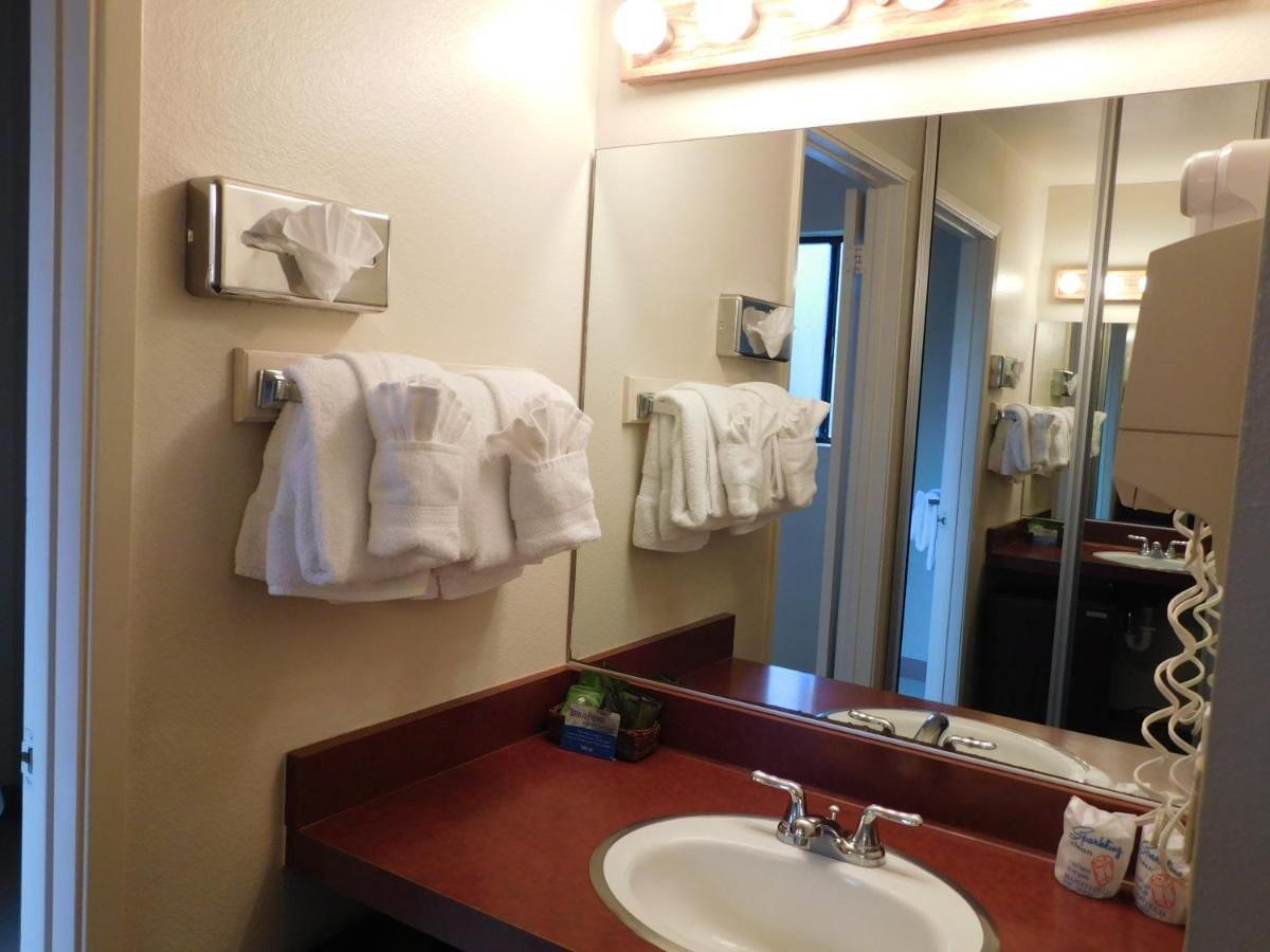 Pacific Gardens Inn — photo 7