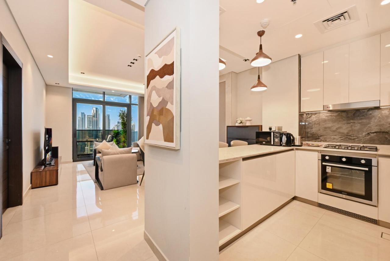 Stunning 1 Bdr Luxury with Burj Khalifa View - 4