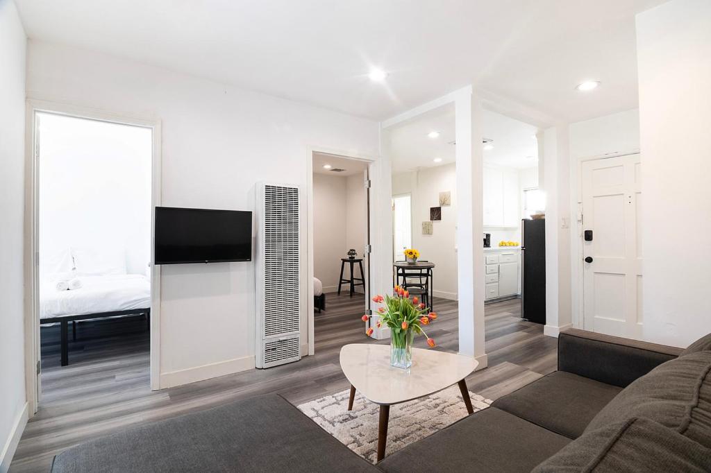 Comfortable 2Bedroom apartment close to Beverly Hills - 5