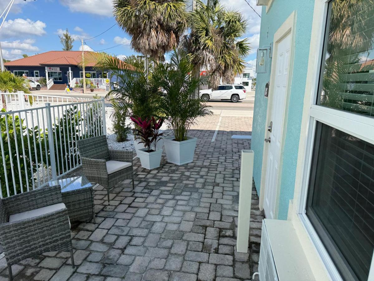 Flamingo Bayside Suites — photo 18