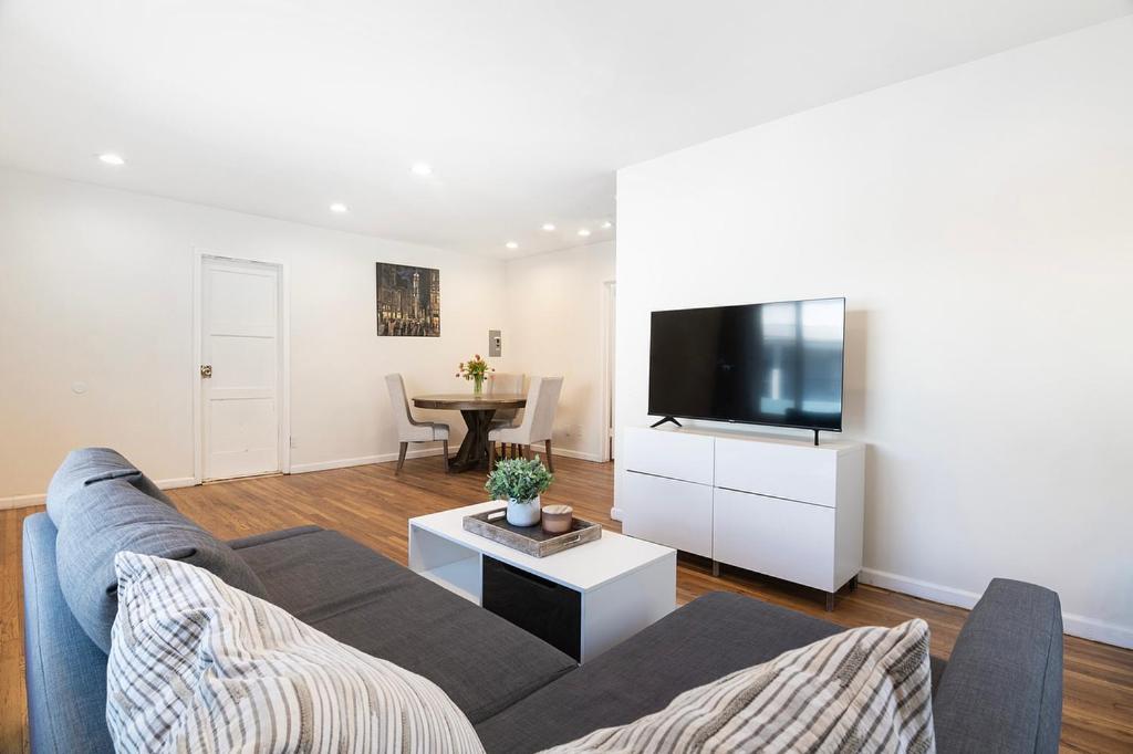 Comfortable One-Bedroom with Two Queen Beds