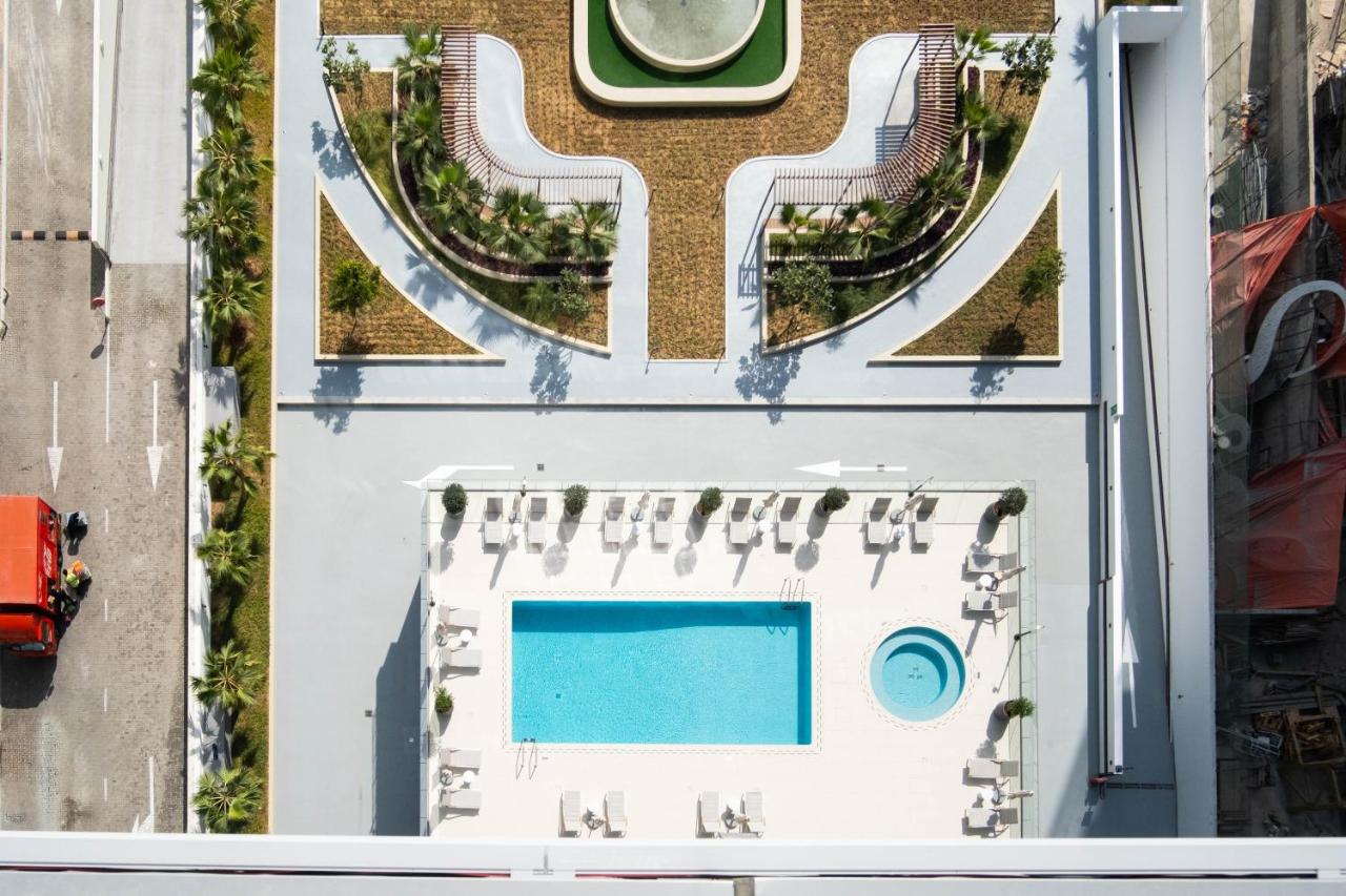 Stunning Burj Khalifa View Luxury 2BR Business Bay - 4