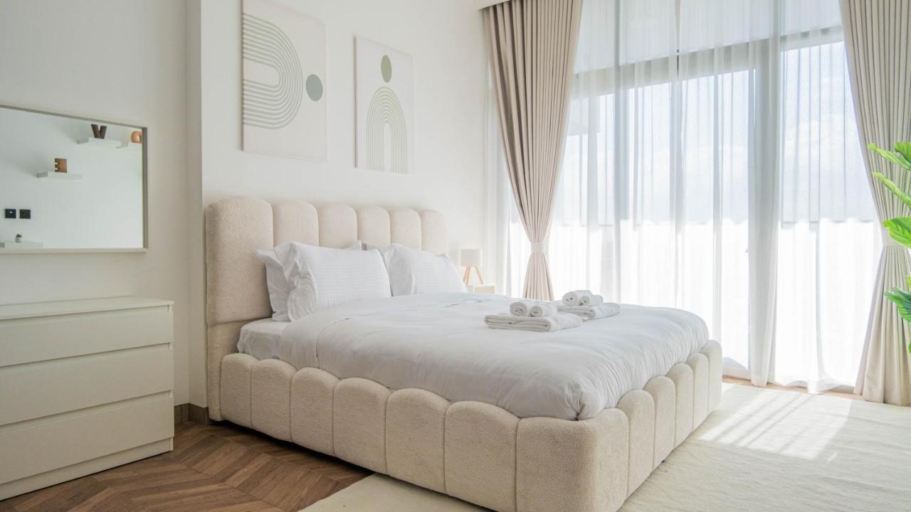 Stunning Burj Khalifa View Luxury 2BR Business Bay - 2