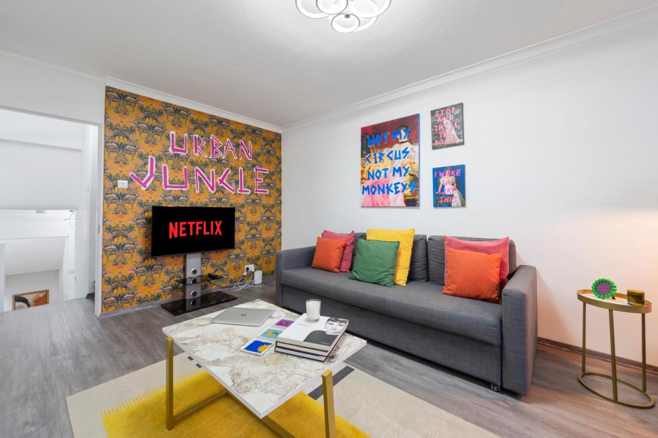 Shoreditch Skyline -1 min to OldStreet underground - 2