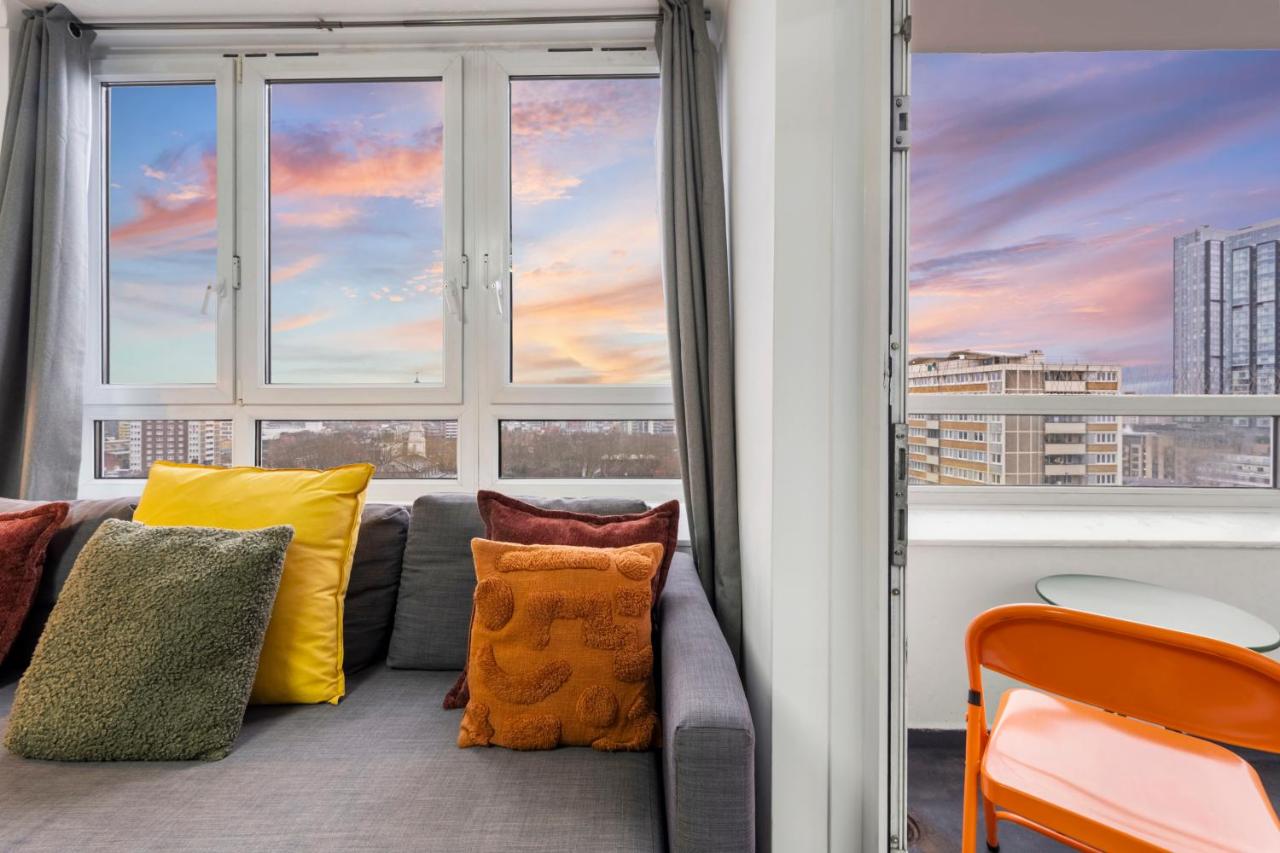 Shoreditch Skyline -1 min to OldStreet underground - 4