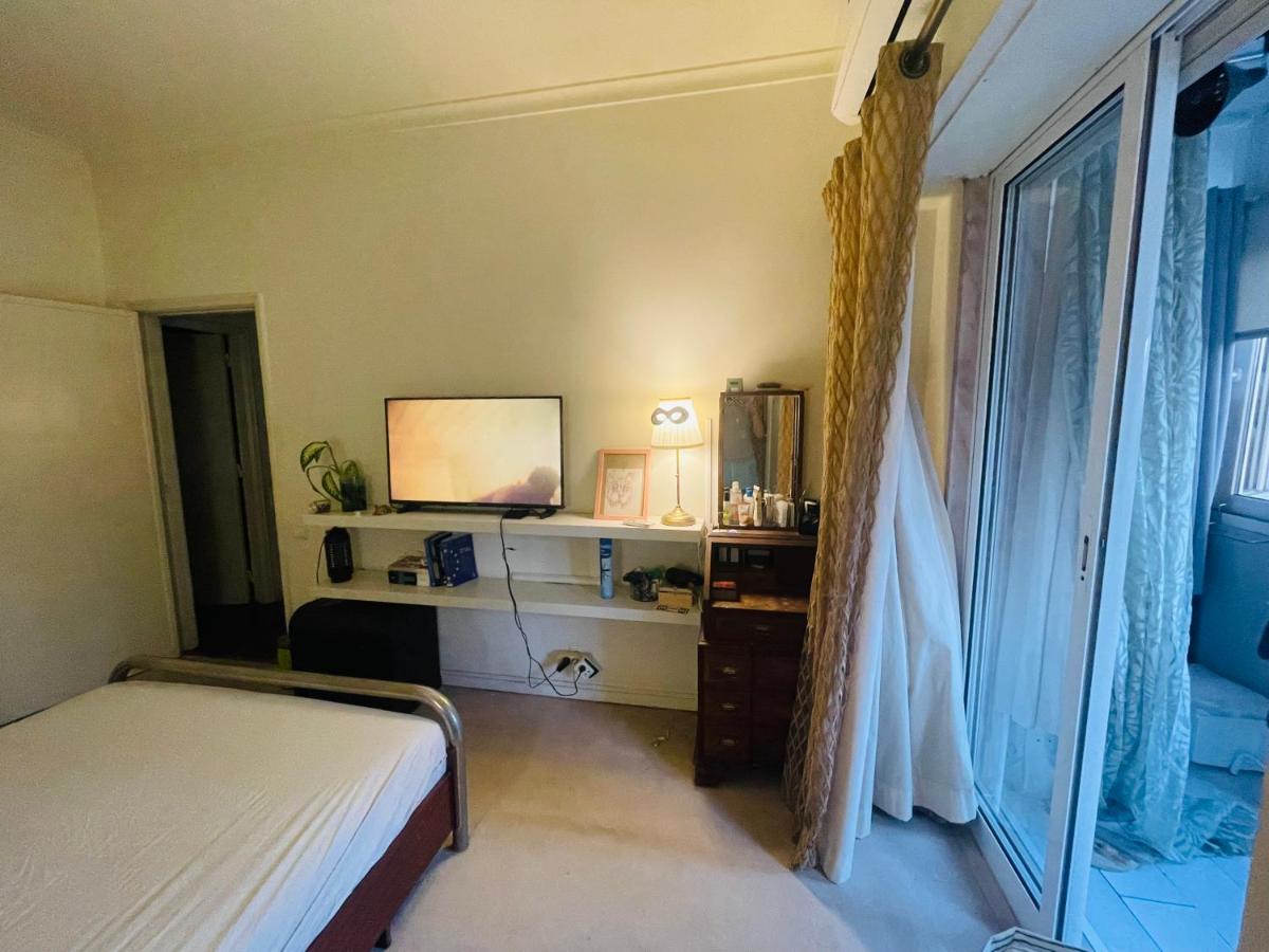 Great mansion at Hyde Park Corner - 4