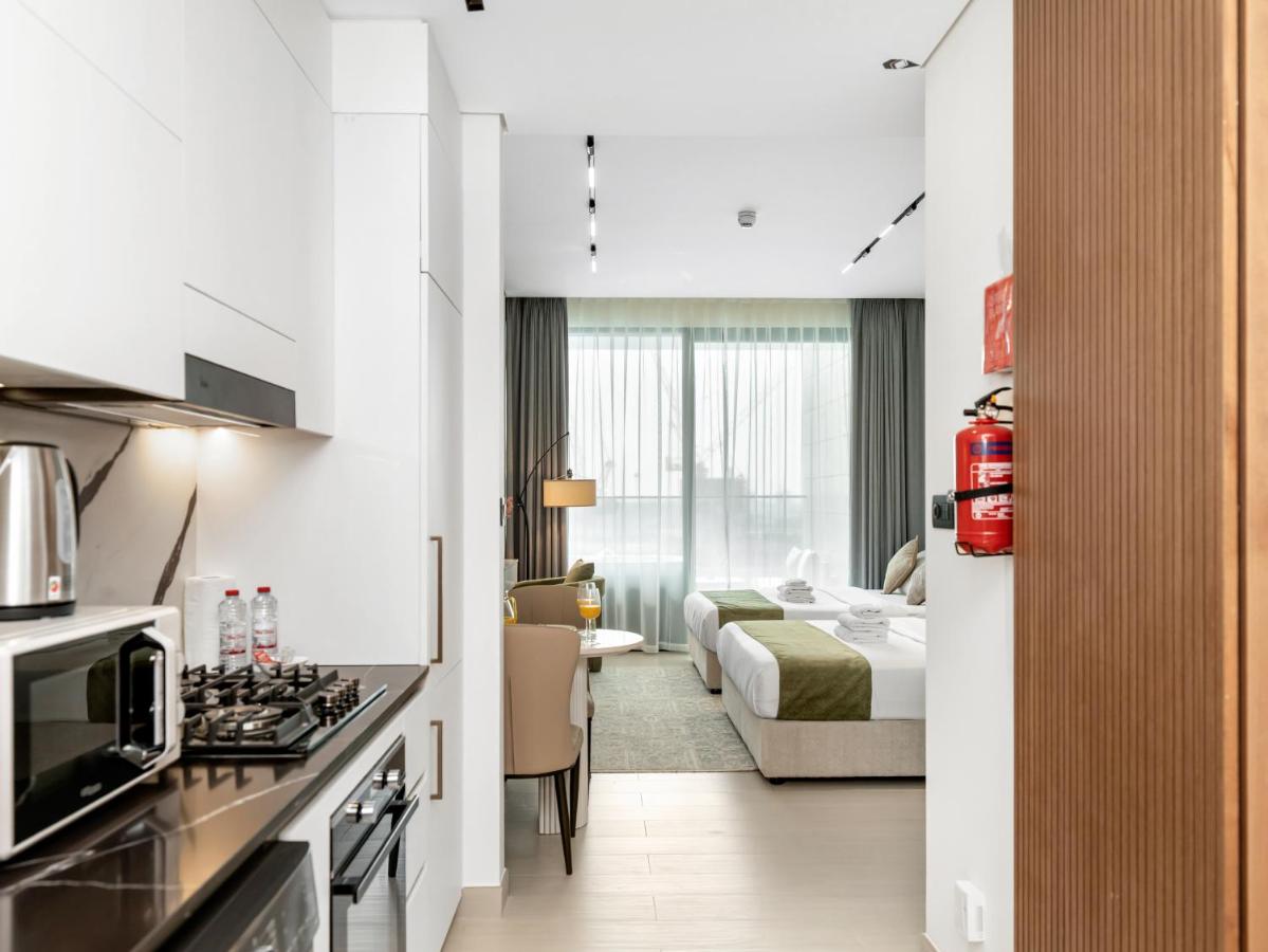 Spacious Studio with Balcony & Jacuzzi Trillionaire Residences, Business Bay - 4