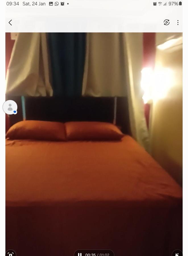 1 bedroom Oaklands apartment