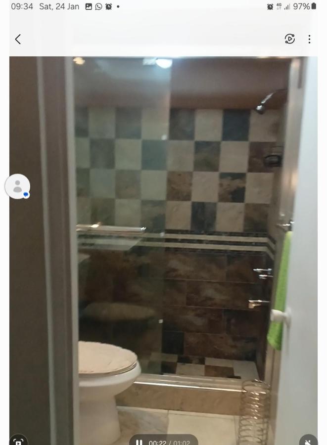 1 bedroom Oaklands apartment - 2