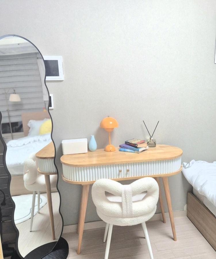 #6906 dorm bed in a triple station area in 강남 신논현역