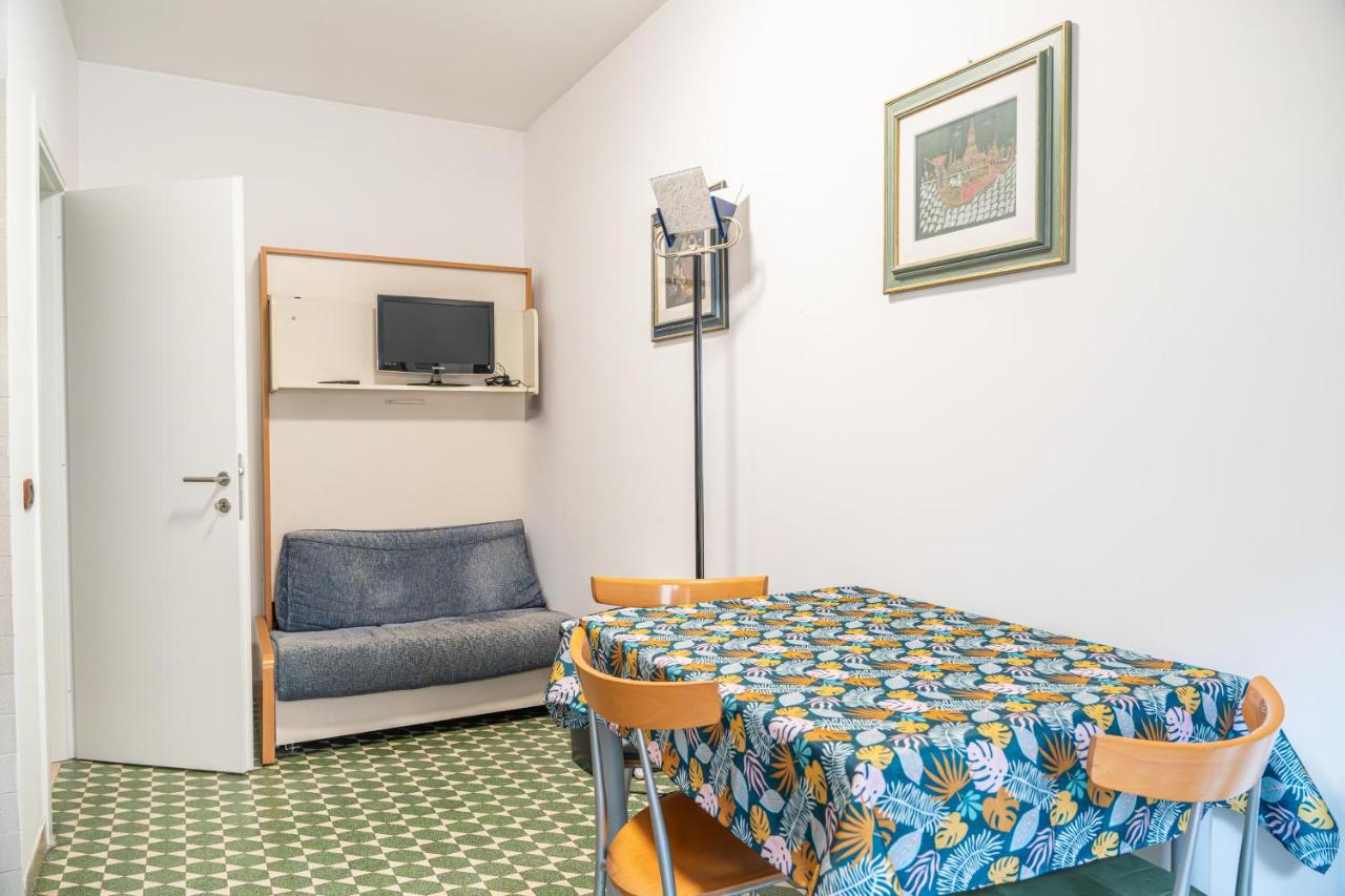 Lion Renting Marconi - 5