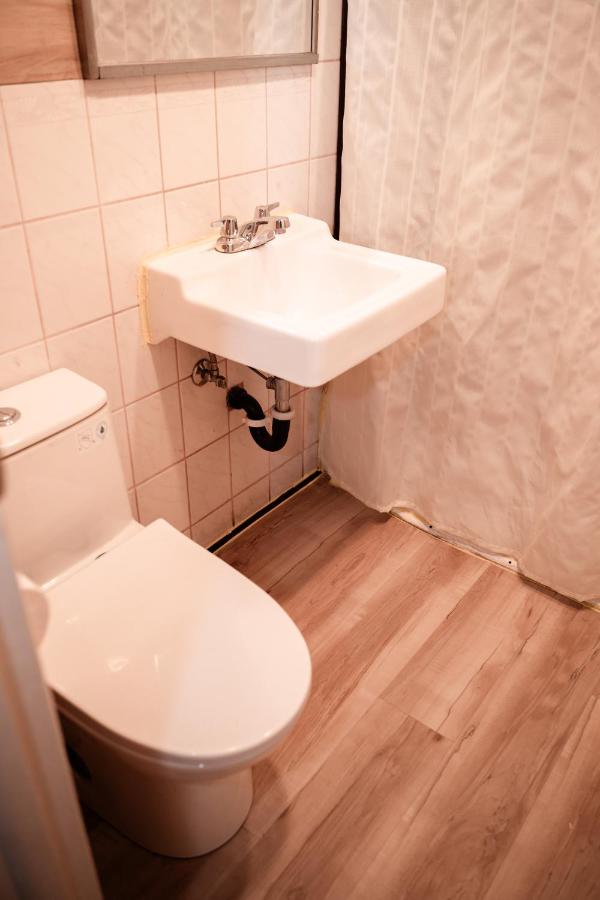 Executive Inn & Suites — photo 16