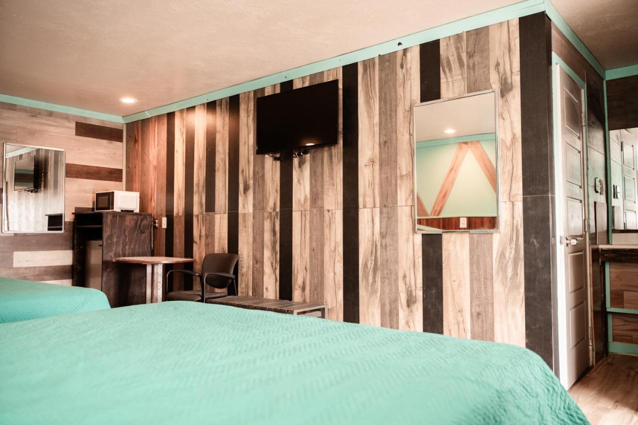 Executive Inn & Suites — photo 20