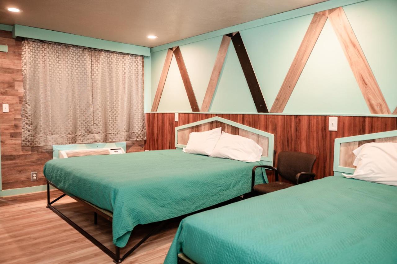 Executive Inn & Suites — photo 2