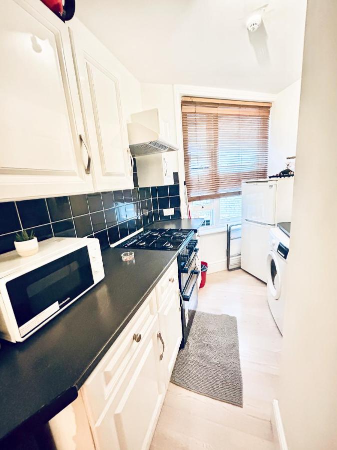 Kensington Cozy Studio Flat - 4