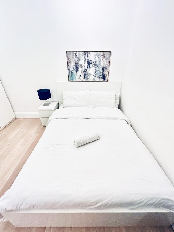 Kensington Cozy Studio Flat - 2