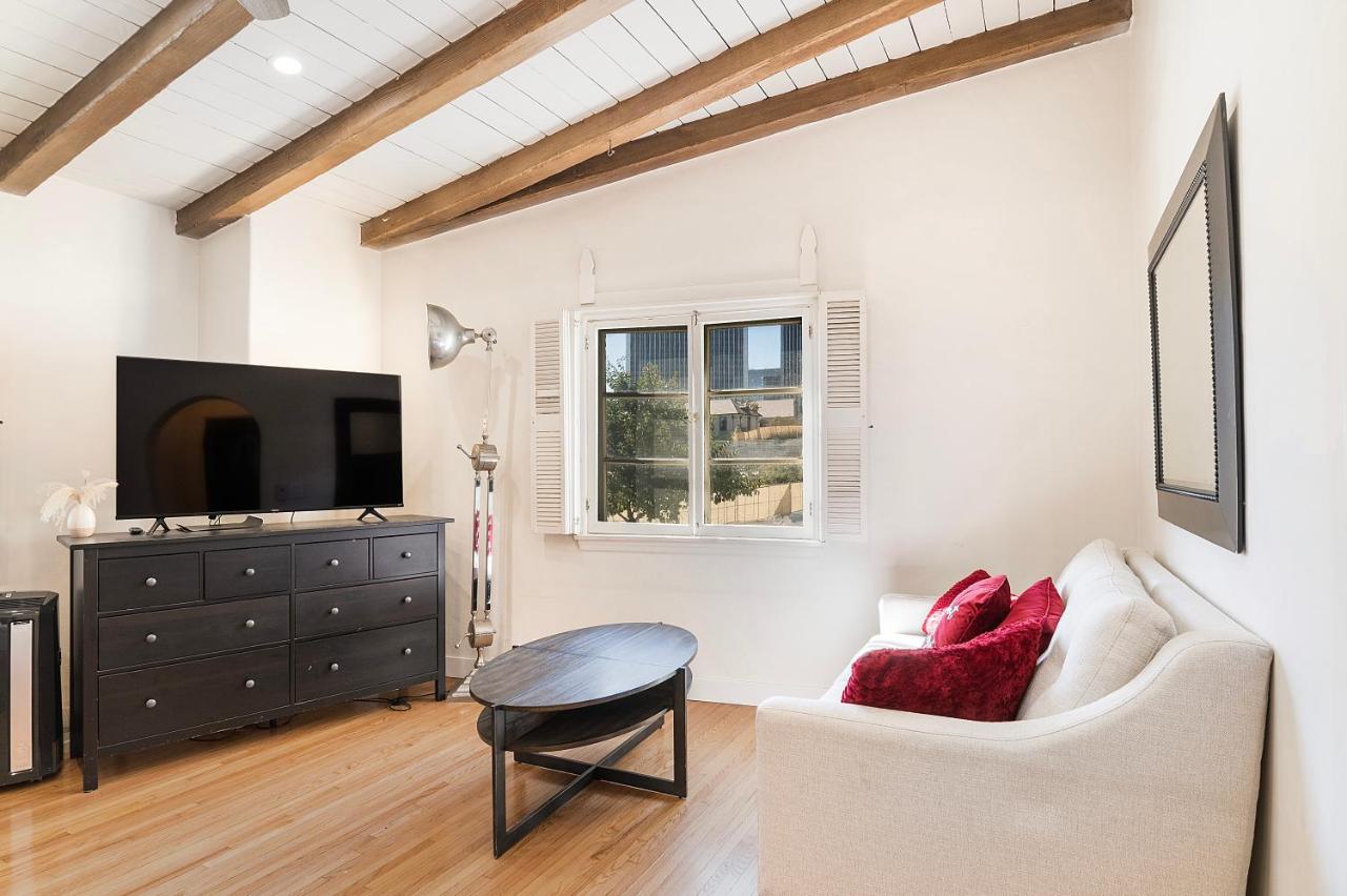 Cozy Beverly Hills Studio Near Shopping with Kitchen - 5