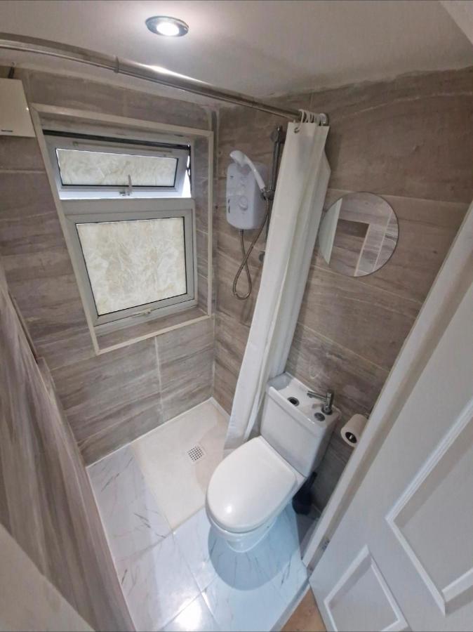 Studio Flat near Arsenal, One Stop from Eurostar - 5