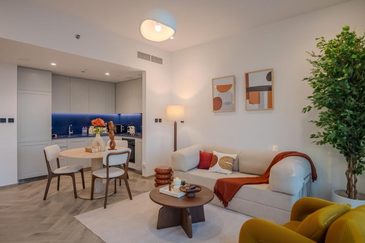 Luxury 1 Bedroom - Burj Khalifa & sea view - Sauna & Pool - High Floor - 5