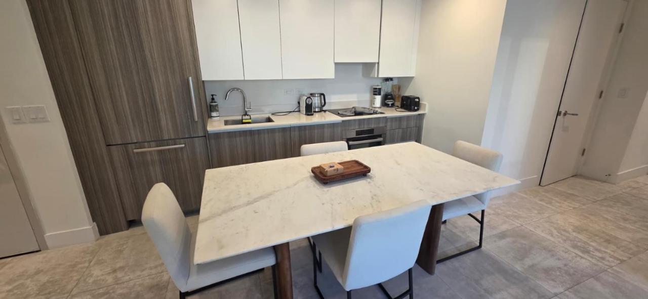 Modern Brickell Condo - Pool & Gym - 3