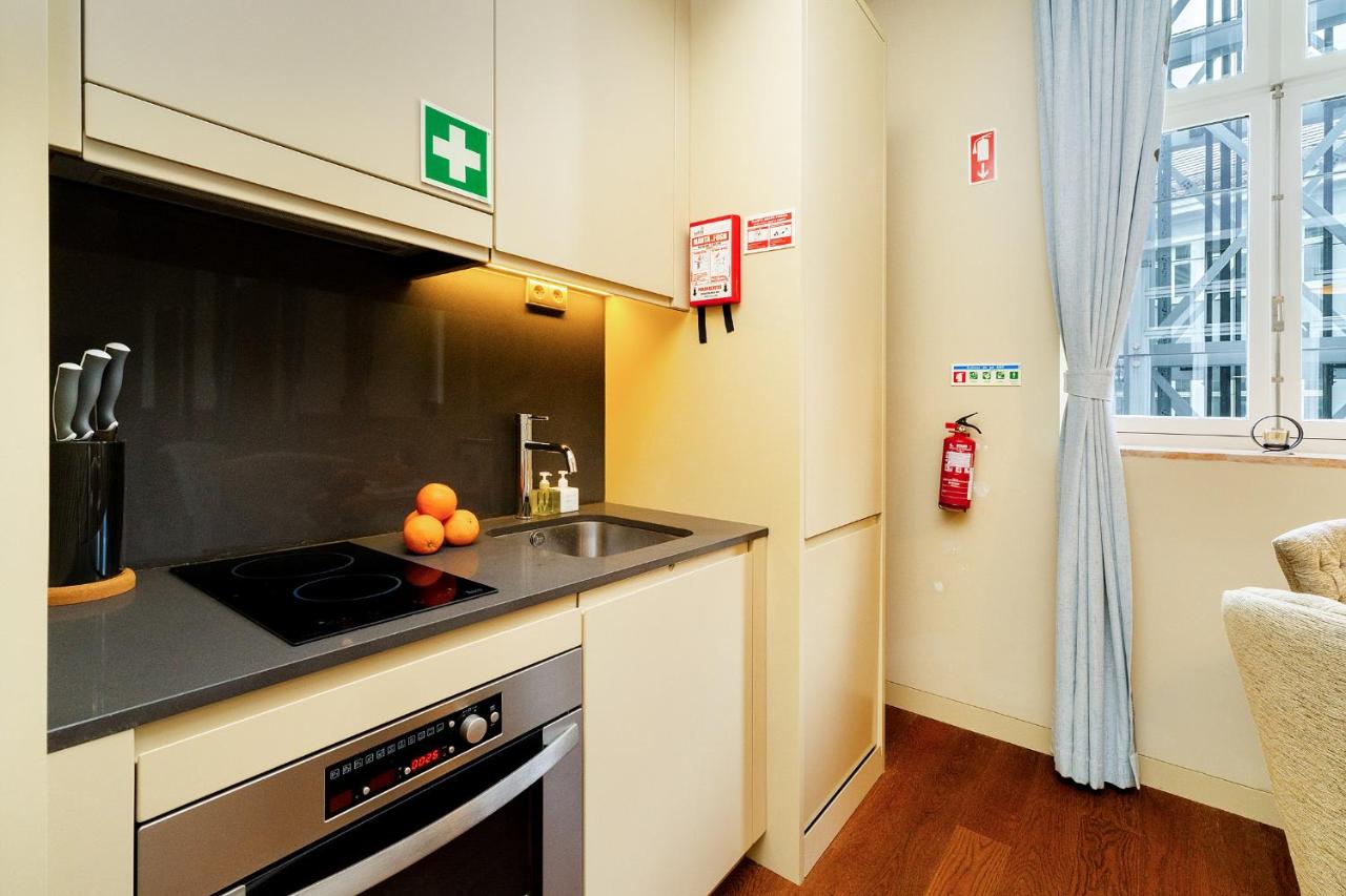 WHome Riverside Flat Steps from Lisbon Attractions - 3