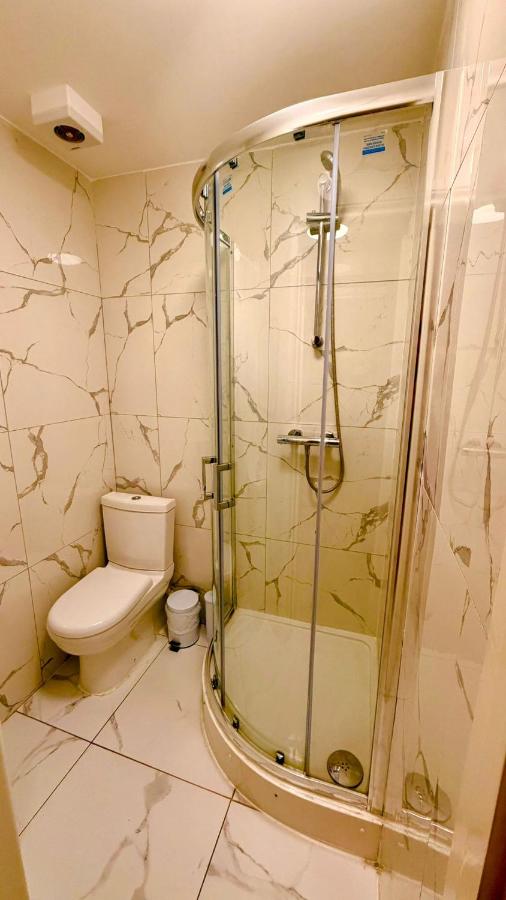 Camden Parkway Studio Flat 9 - 3