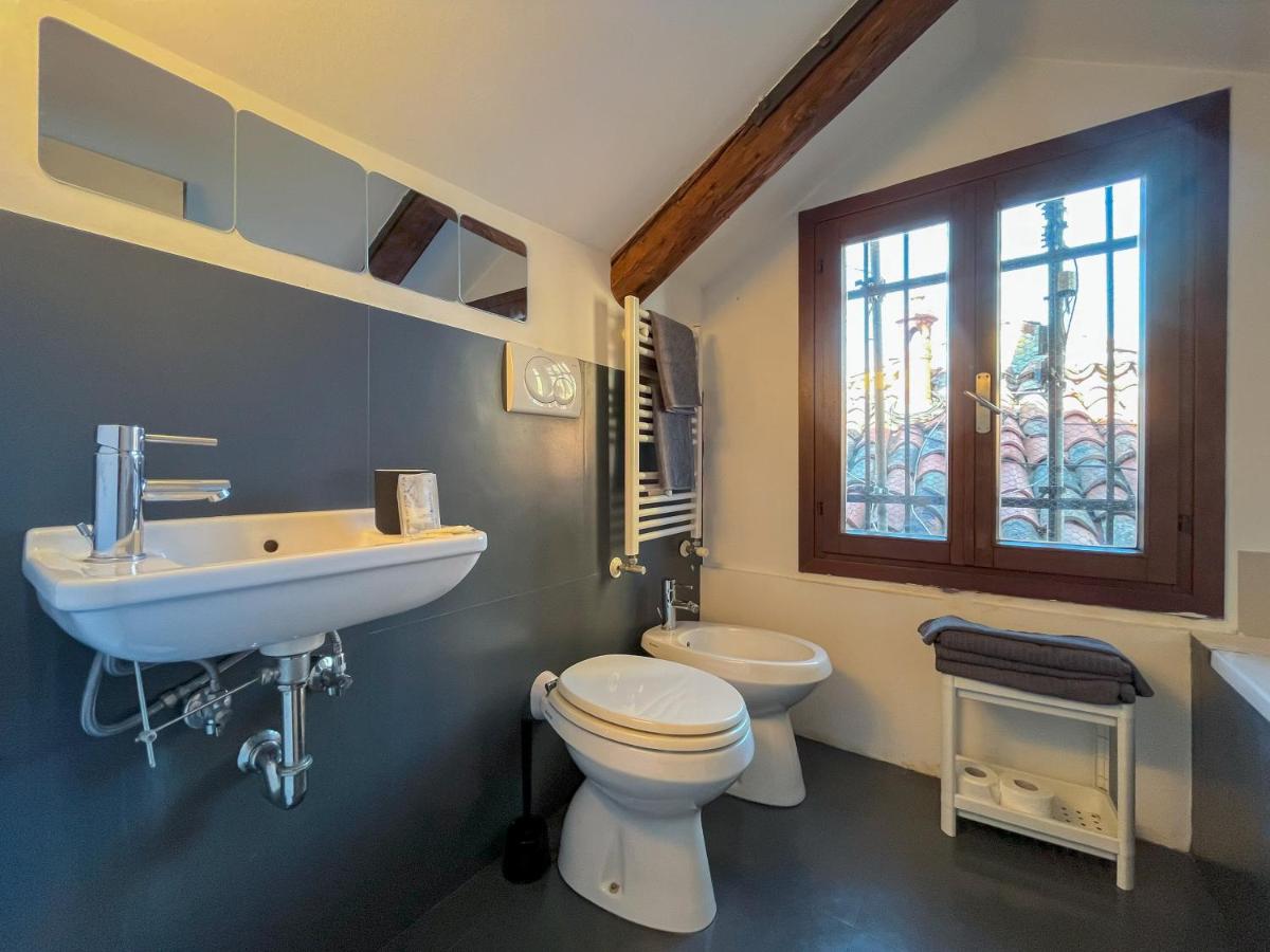 Stylish Apt w Panoramic Terraces Heart of Venice - 3